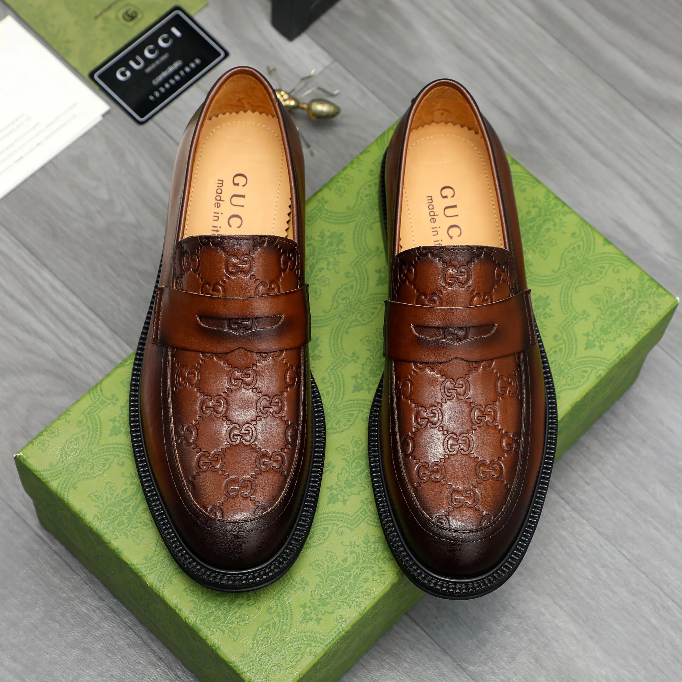 Men's shoes 💰p500 Product trademark: GUCCI "Gucci" business slip-on leather shoes Regular size: 38-46 (38.45.46 custom-made, non-returnable) Product materials: Selected high-quality color-brushed cowhide embossed upper, cowhide lining, original rubber outsole